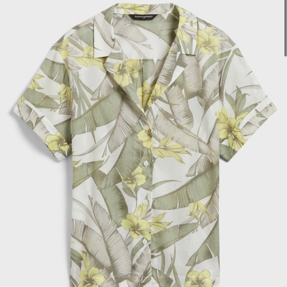 Banana republic relaxed tropical button up shirt (in petite)